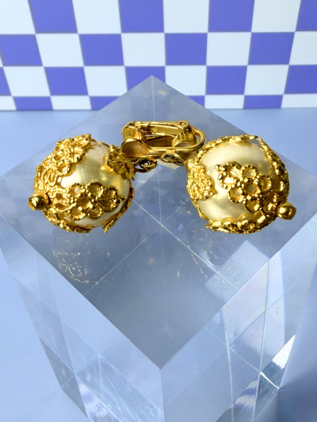 Midcentury Gold Filigree Drop Earrings