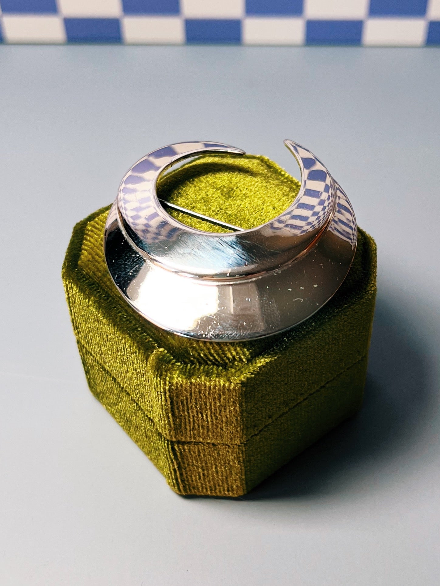 Sarah Coventry Abstract Silver Brooch