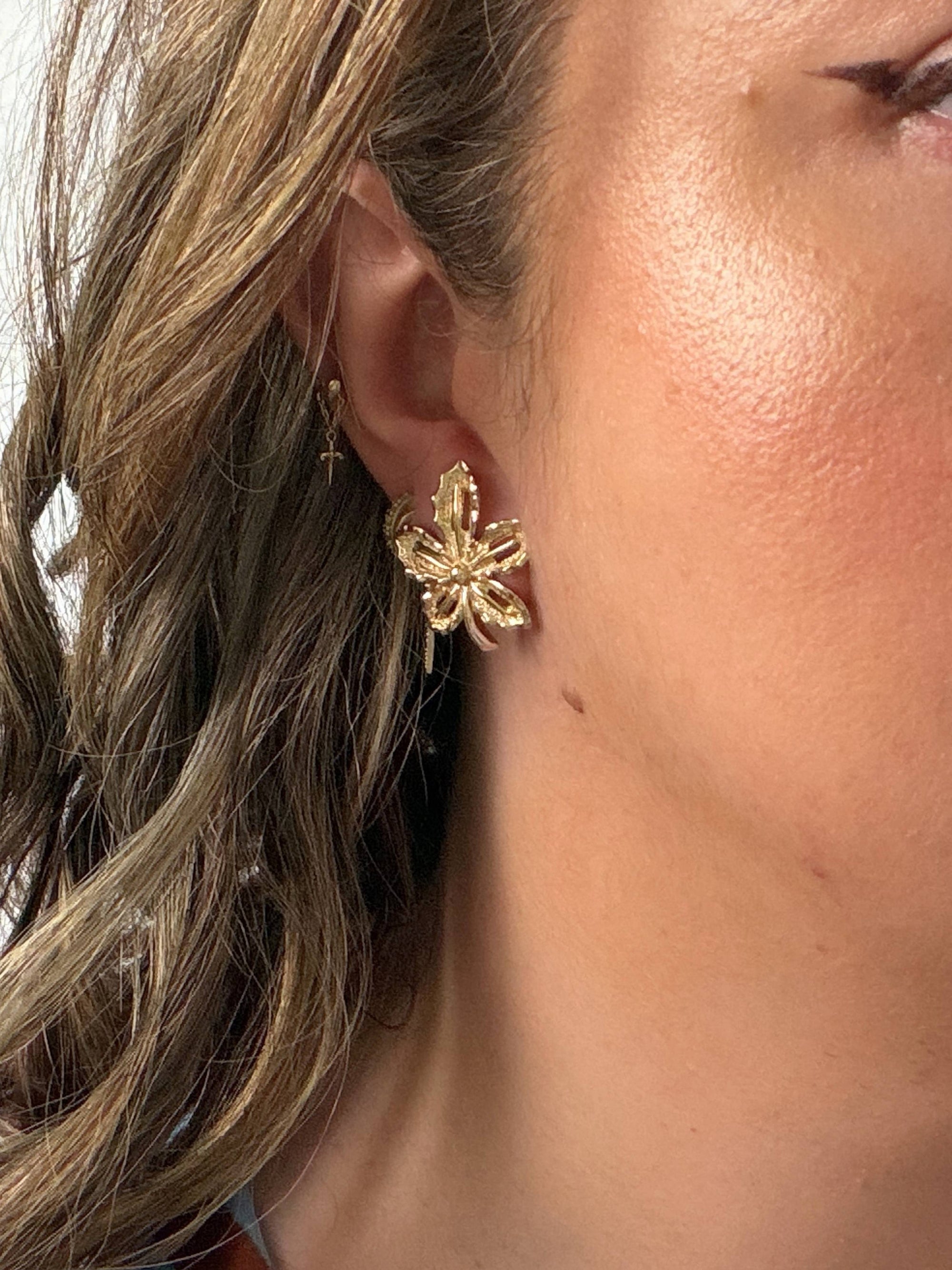 Sarah Coventry Midcentury Gold Floral Clip-On Earrings