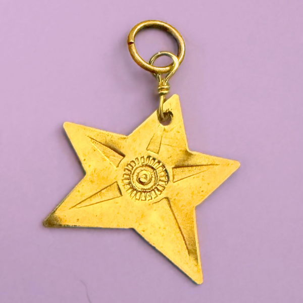 Essential: Vintage Star Charm